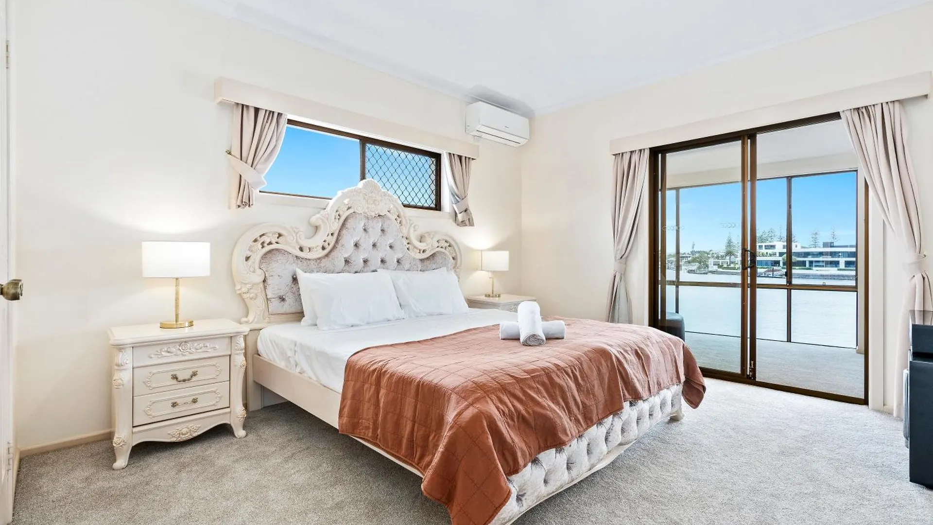Perfect Waterfront Escape In Surfers Paradise Gold Coast Australien