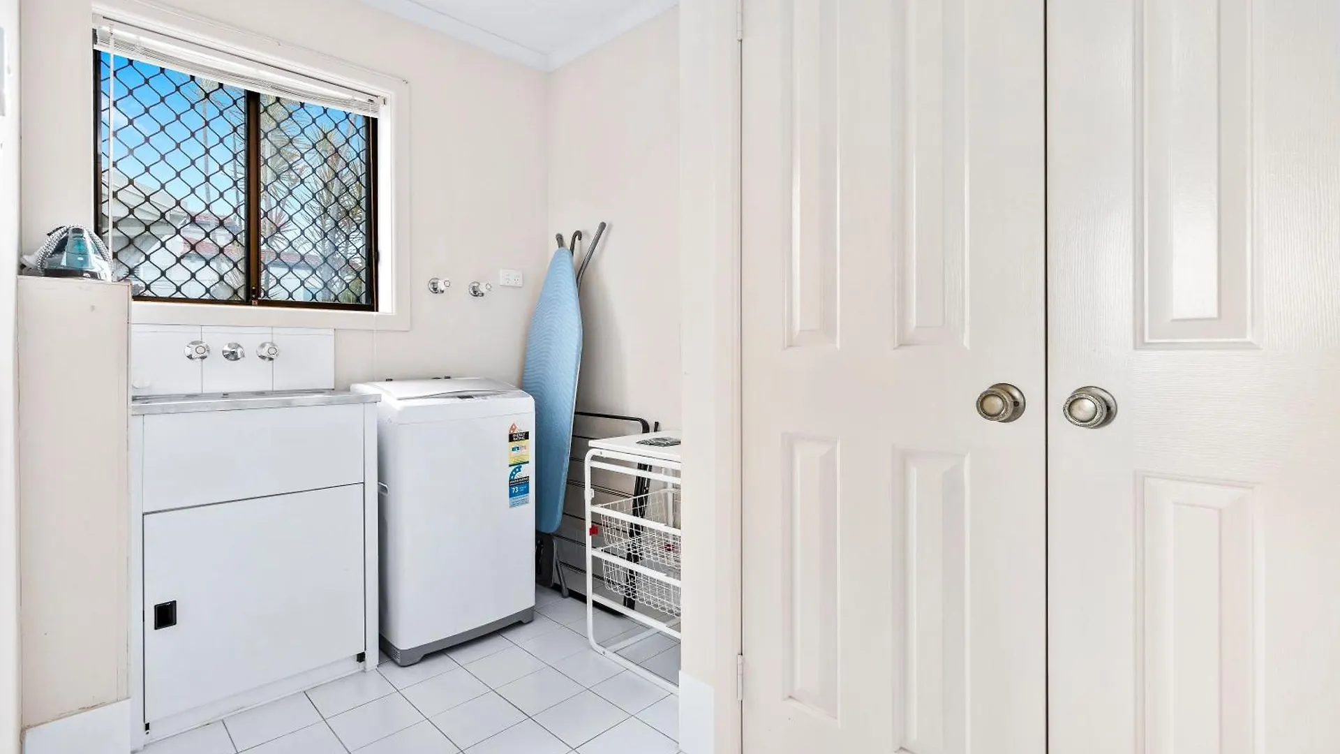 Perfect Waterfront Escape In Surfers Paradise Gold Coast